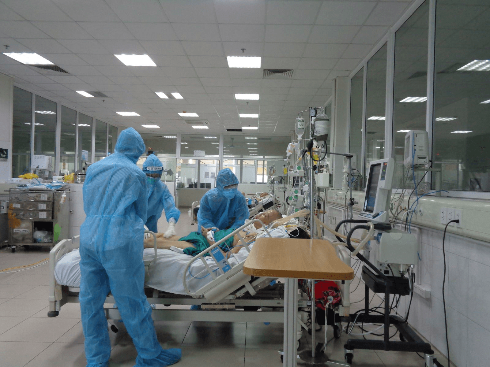Covid hôm nay sáng 2-2:  Cả nước còn 3.315 F0 nặng đang điều trị