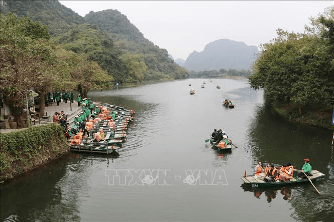 Khu du lịch Tràng An mở cửa trở lại đón du khách
