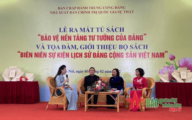 Ra mắt tủ sách "Bảo vệ nền tảng tư tưởng của Đảng"