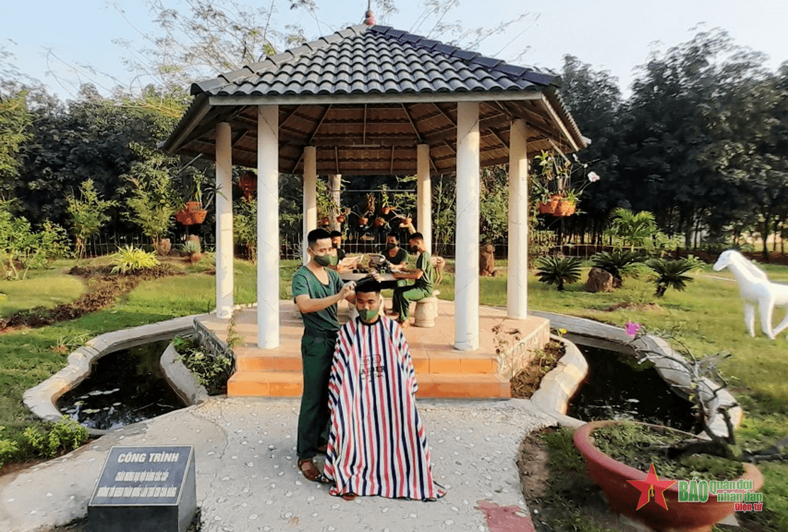 Hiệu quả “phòng cắt tóc thanh niên”