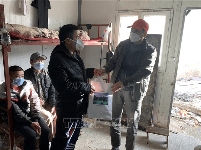 Thăm, chúc Tết kiều bào, lao động Việt Nam tại Algeria