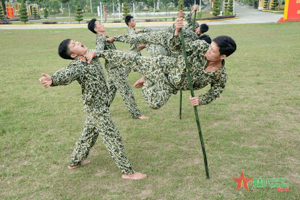 Cần mở đợt sinh hoạt chính trị sâu rộng