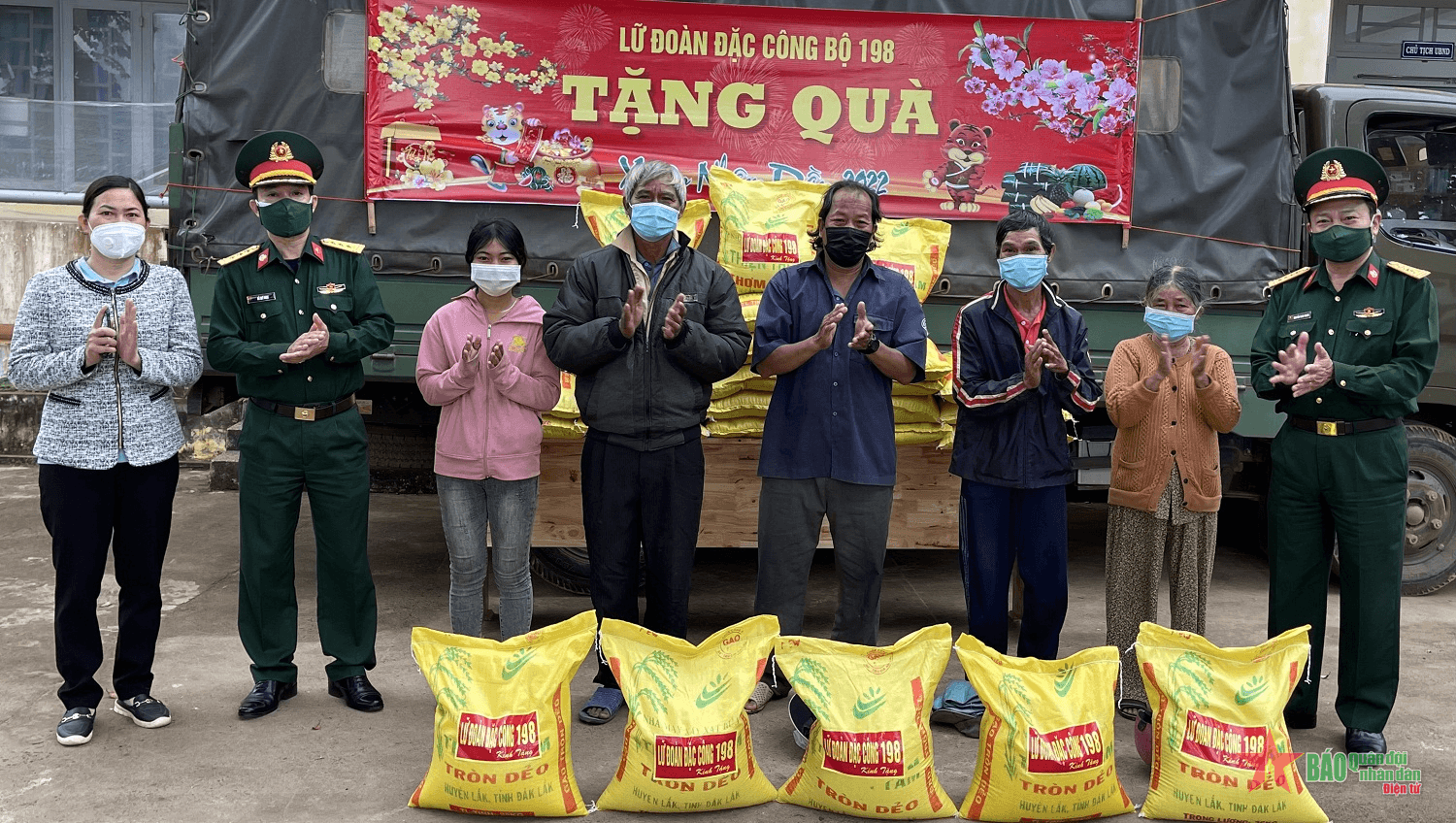 Giúp đồng bào Xơ Đăng thoát nghèo