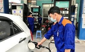 Ngày mai (11-2), giá xăng có thể tăng thêm 1.000 đồng/lít