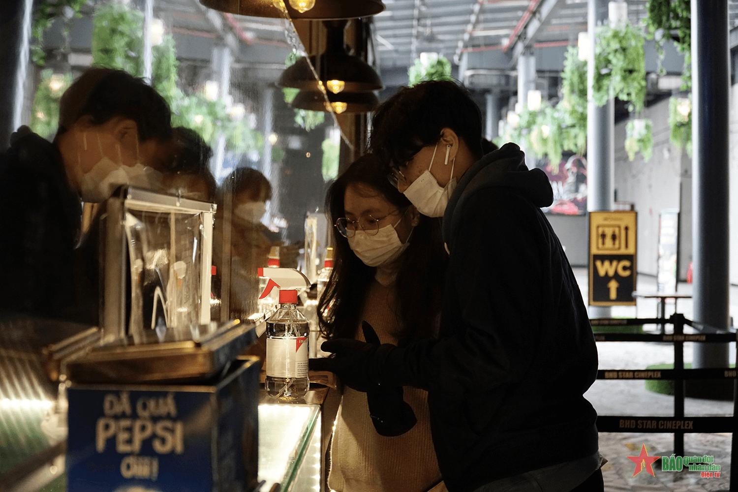 Rạp chiếu phim tại Hà Nội đìu hiu trong ngày đầu mở cửa trở lại
