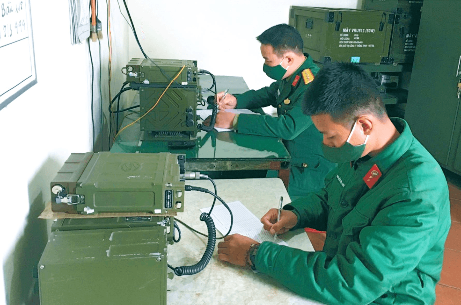 Leo núi Yên Tử lên với bộ đội thông tin