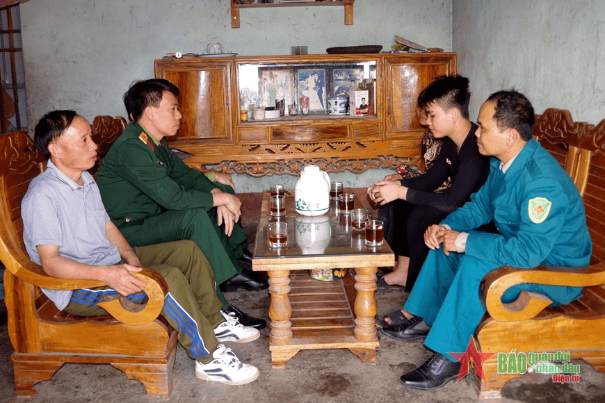 Tuyên truyền các điển hình trong công tác tuyển quân