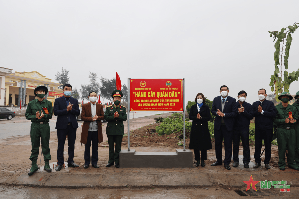 Bộ CHQS tỉnh Hưng Yên phối hợp phát động trồng “hàng cây quân dân”