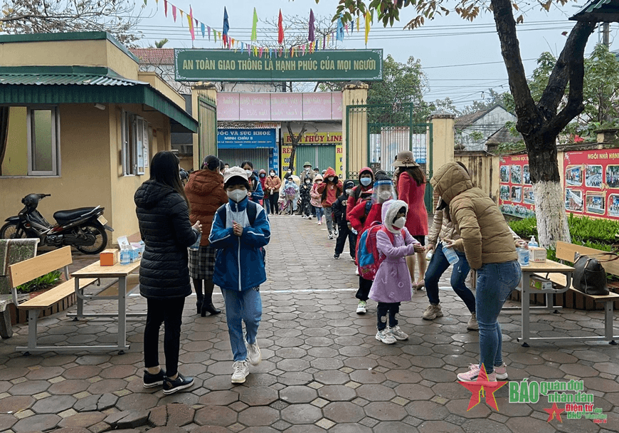 Mở cửa nửa vời