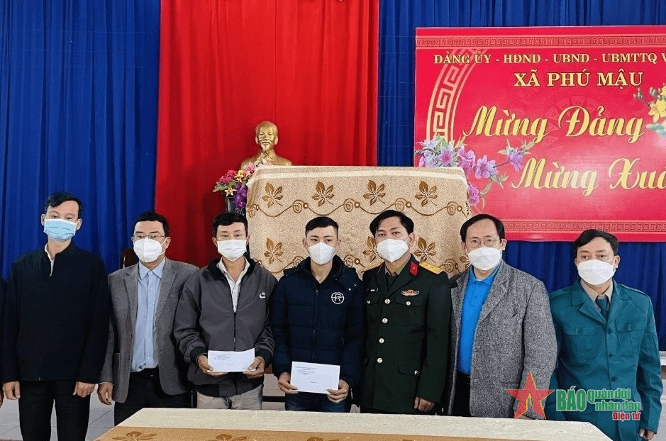 Thanh niên Thừa Thiên Huế phấn khởi chờ ngày lên đường nhập ngũ
