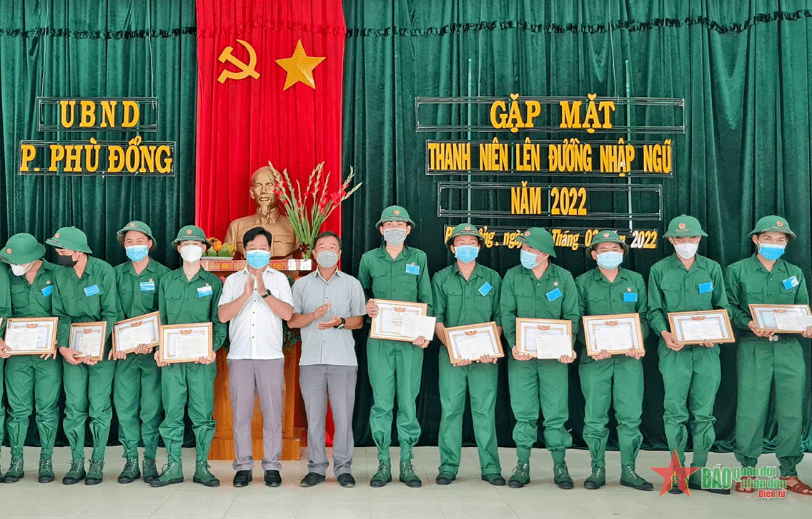 Thành phố Pleiku tổ chức gặp mặt công dân trúng tuyển nghĩa vụ quân sự năm 2022