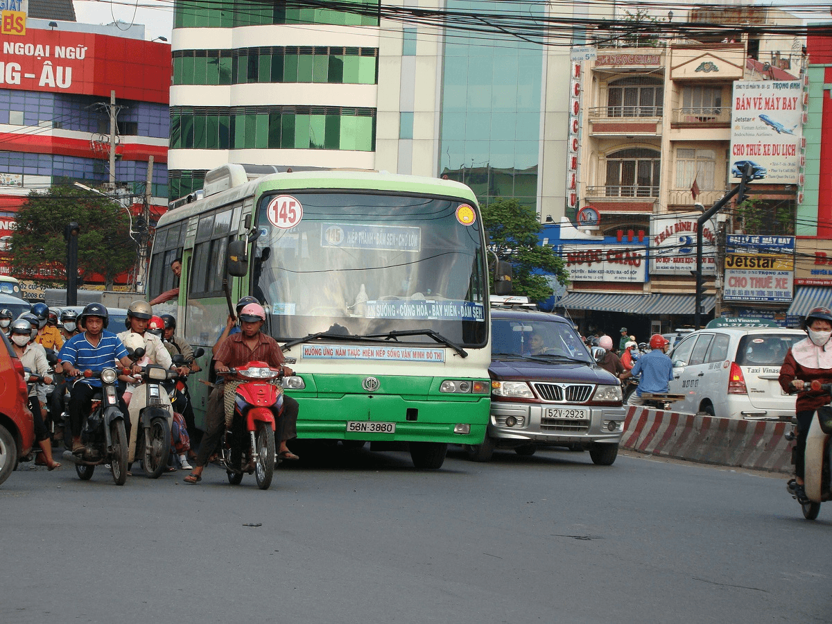 TP Hồ Chí Minh thí điểm 5 tuyến xe buýt điện thân thiện với môi trường