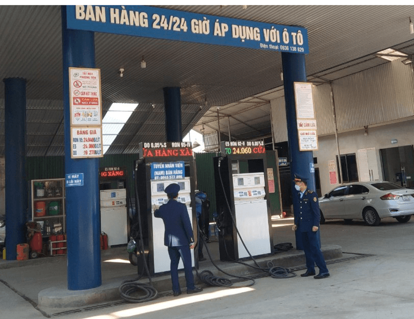 Giá xăng, dầu quá cao, phải tính điều hành bằng thuế, phí
