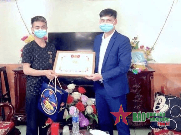 “Dân vận khéo” thanh niên tình nguyện nhập ngũ