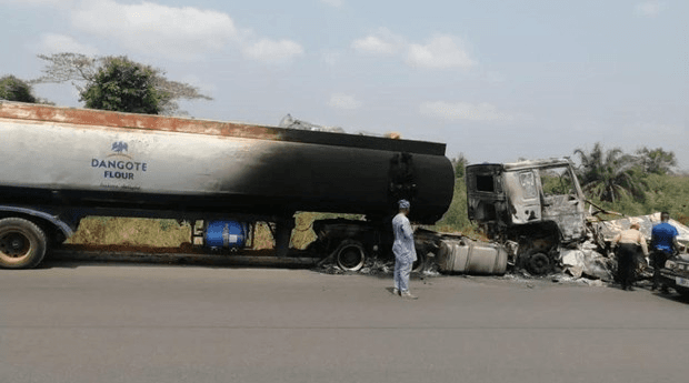 Nổ xe chở nhiên liệu khiến ít nhất 17 người thiệt mạng tại Nigeria
​