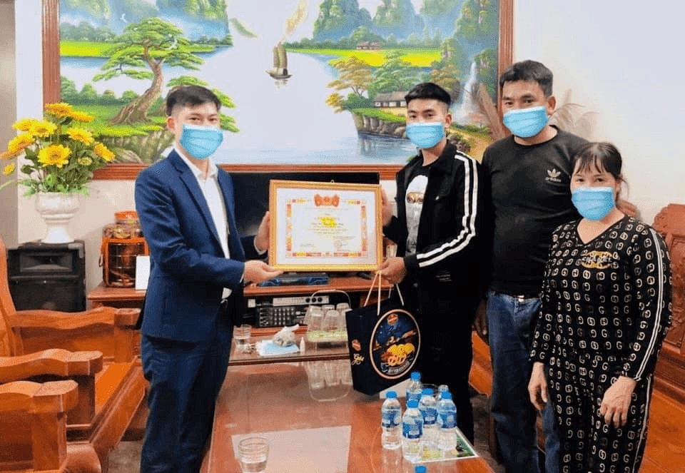 Gác bút nghiên tình nguyện nhập ngũ