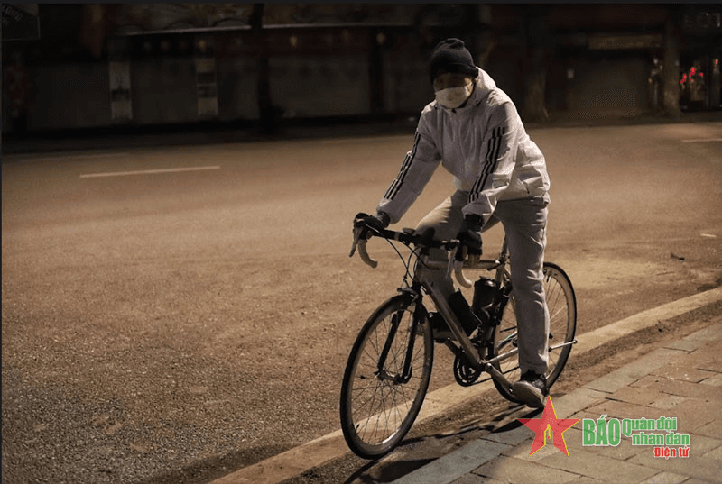 Người Hà Nội duy trì luyện tập thể dục, thể thao trong thời tiết giá rét