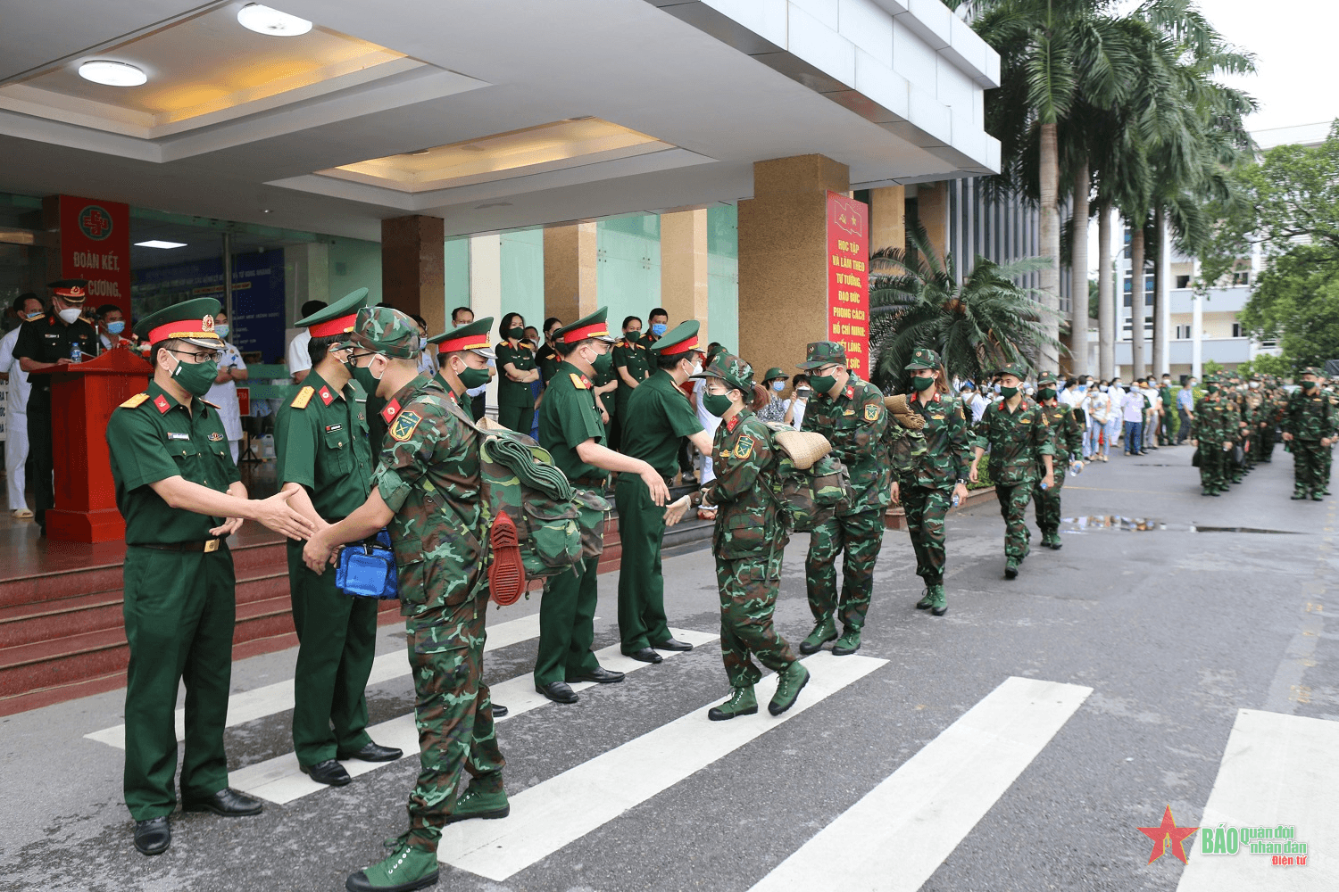 Bài 3: Thắp sáng tinh thần vì nhân dân hy sinh (Tiếp theo và hết)