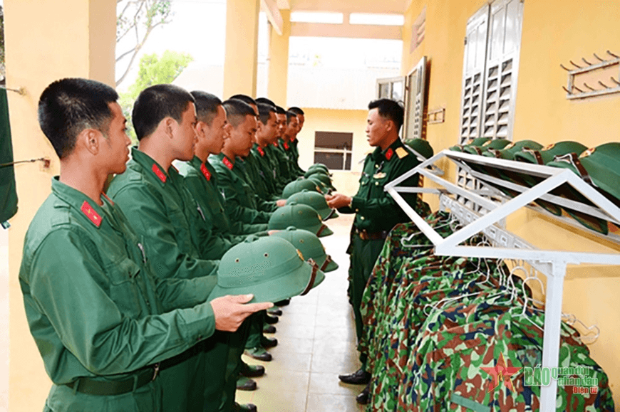 Câu chuyện kỷ luật: Tân binh tị nạnh