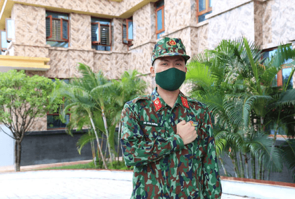 Bác sĩ trẻ vì nhân dân quên mình