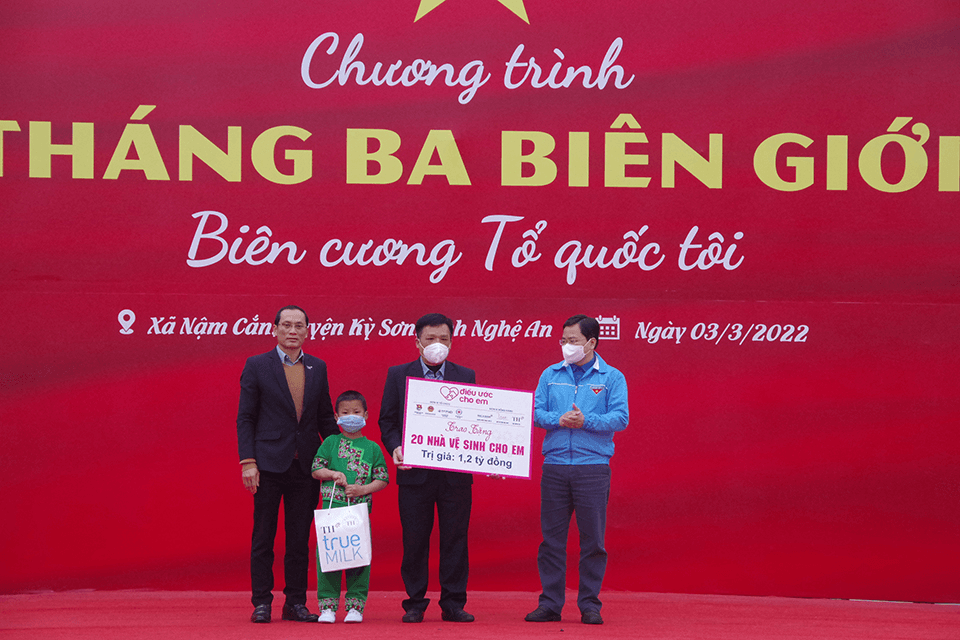 Tặng 1.000 nhà vệ sinh cho các trường học ở địa bàn biên giới khó khăn