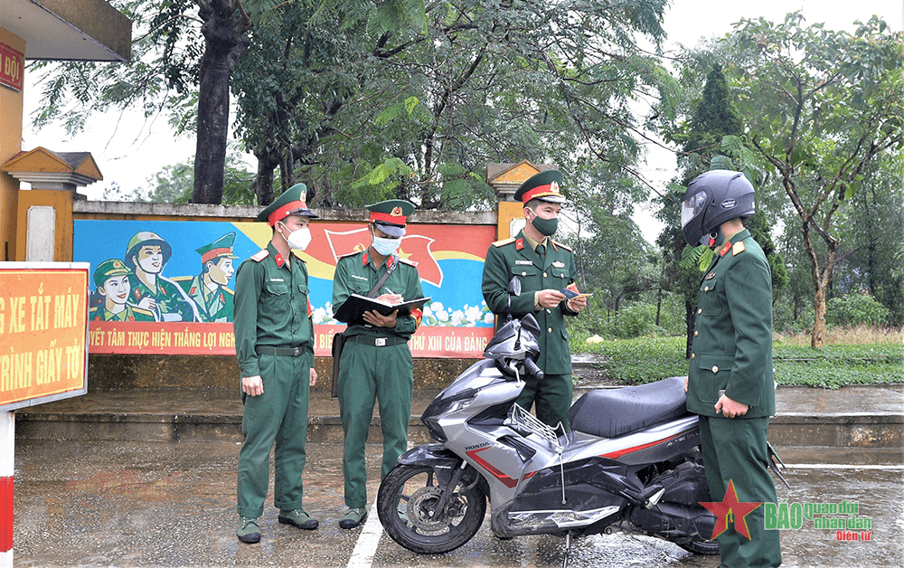 Sáng tạo, linh hoạt nắm chắc tư tưởng bộ đội