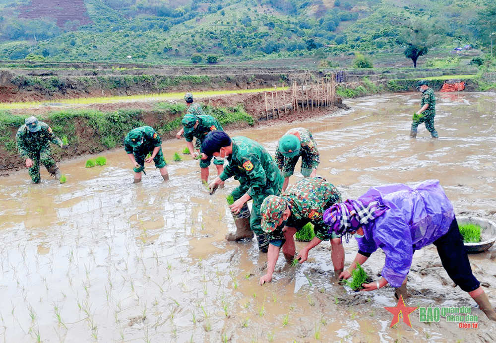 “Việc của dân là việc của mình”