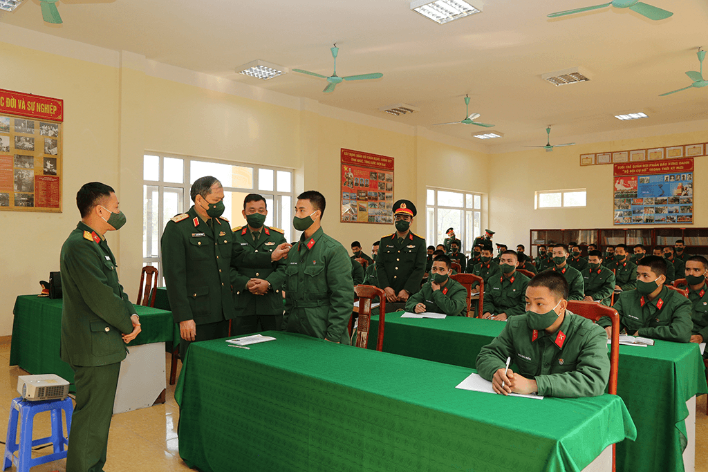 Quân khu 1 kiểm tra thực hiện nhiệm vụ tại Lữ đoàn pháo binh 382