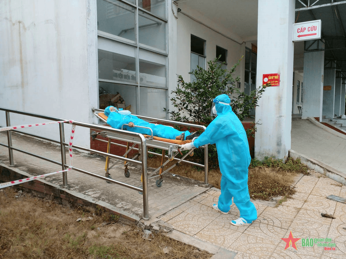Sáng đẹp tinh thần, phẩm chất người lính Quân y