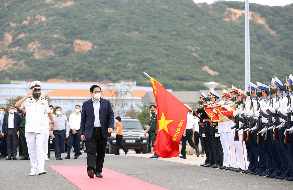 Thủ tướng Phạm Minh Chính thăm, làm việc với các đơn vị Vùng 4 Quân chủng Hải quân