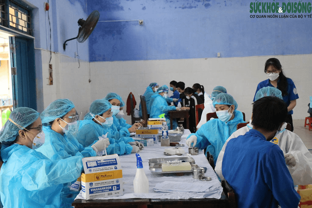 Covid hôm nay sáng 13-3: F0 cả nước vẫn ở mức cao; Hà Nội ca mắc mới chững lại