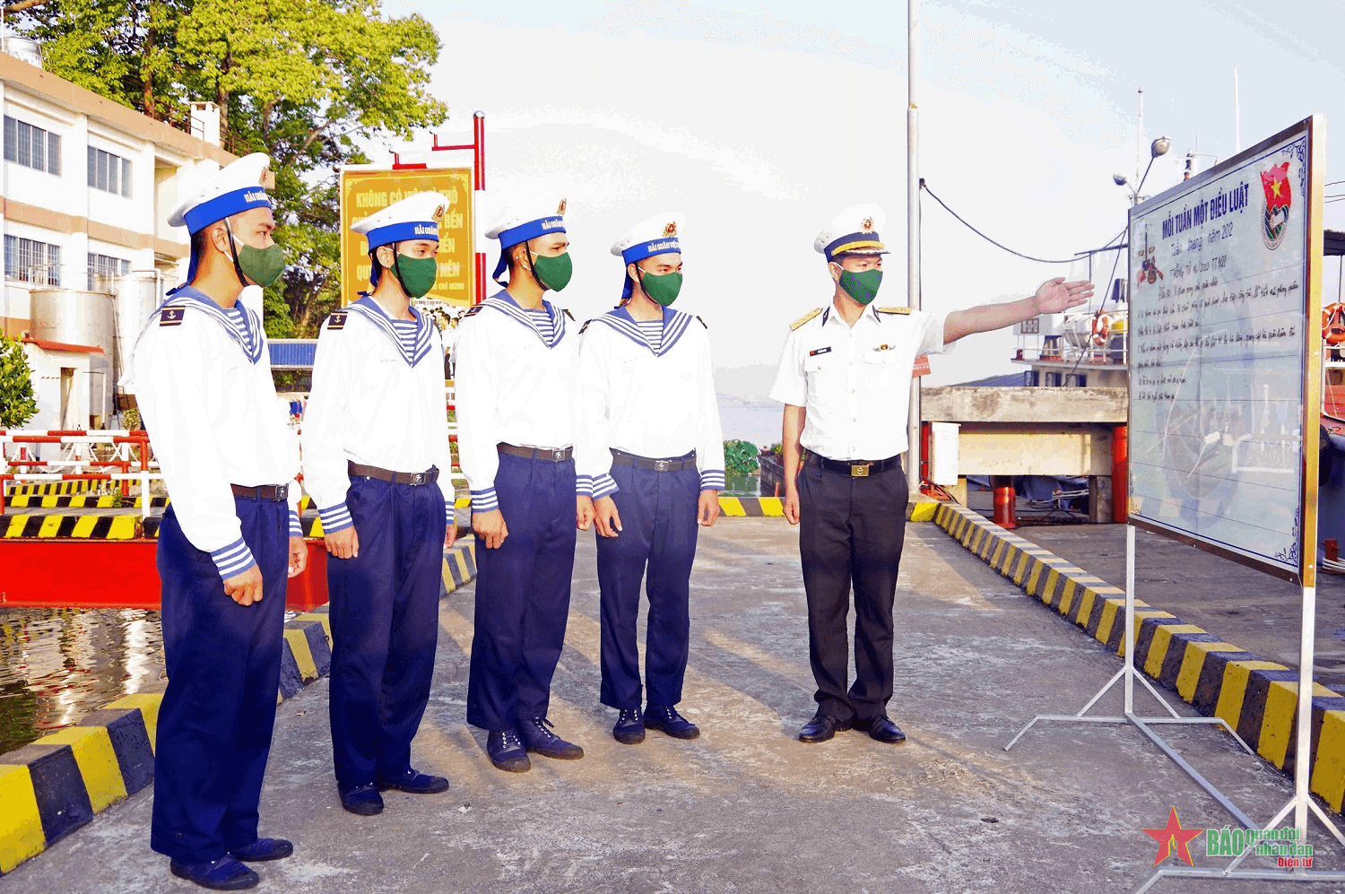 Sĩ quan trẻ tiêu biểu