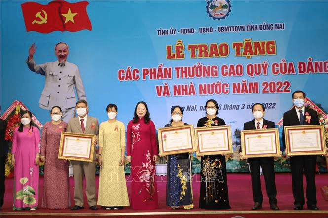 Trao phần thưởng cao quý của Đảng và Nhà nước tặng các cá nhân, tập thể tại Đồng Nai