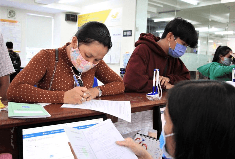 Hà Nội sẽ giải quyết chế độ bảo hiểm xã hội cho người mắc Covid-19