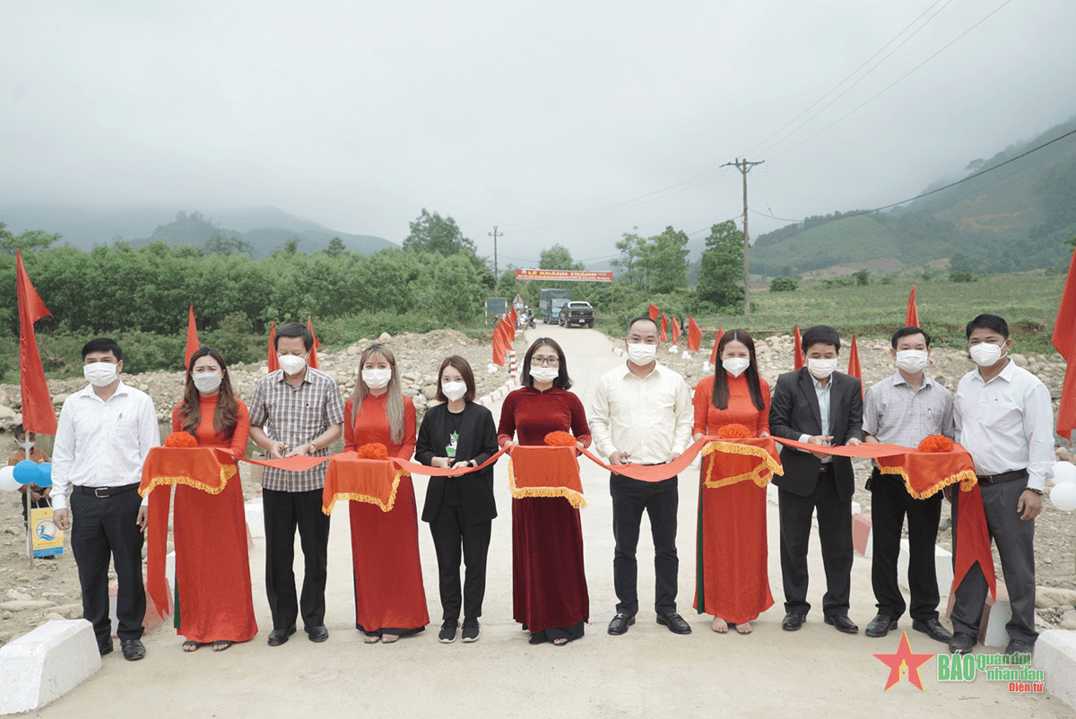 Khánh thành cây cầu thứ 6 thuộc dự án “Xây cầu đến lớp”