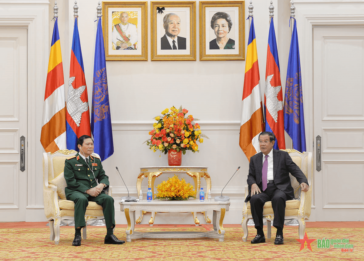 Thượng tướng Nguyễn Tân Cương chào xã giao Thủ tướng Campuchia Samdech Techo Hun Sen và thăm Công ty Viettel Campuchia