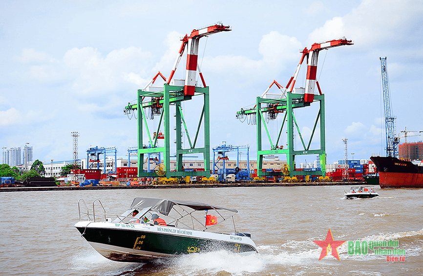 TP Hồ Chí Minh chính thức thu phí sử dụng hạ tầng cảng biển từ ngày 1-4