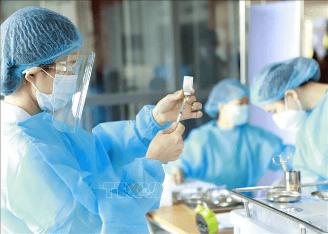 Hướng dẫn mới nhất về tiêm mũi 3 cho người đã tiêm vắc xin Pfizer, Moderna