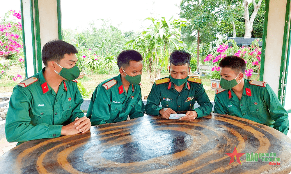 “Bệ đỡ” của chiến sĩ mới và thân nhân
