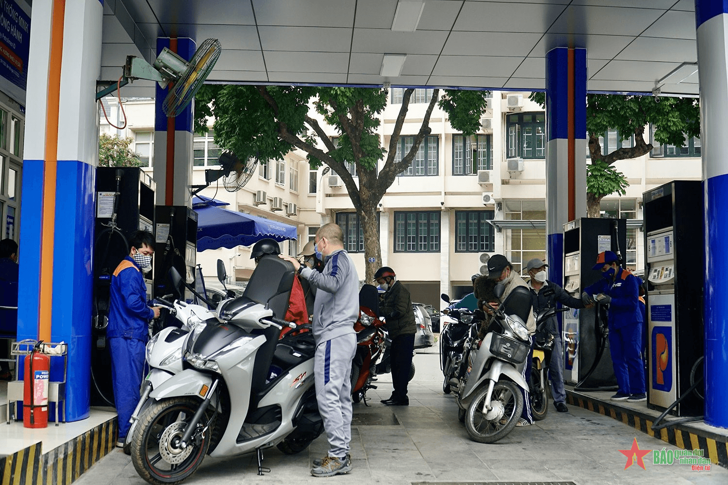 Giá xăng dầu có thể được điều chỉnh sớm hơn