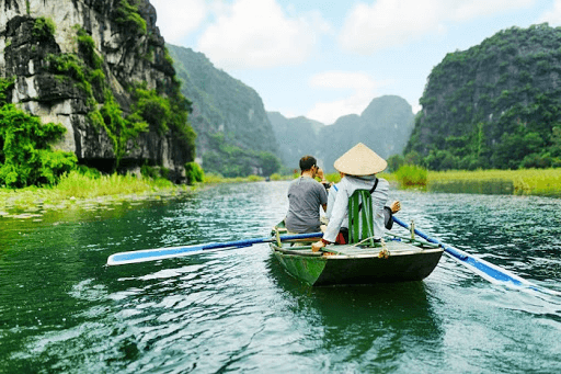 Khách quốc tế đến Việt Nam bắt đầu tăng trưởng tốt