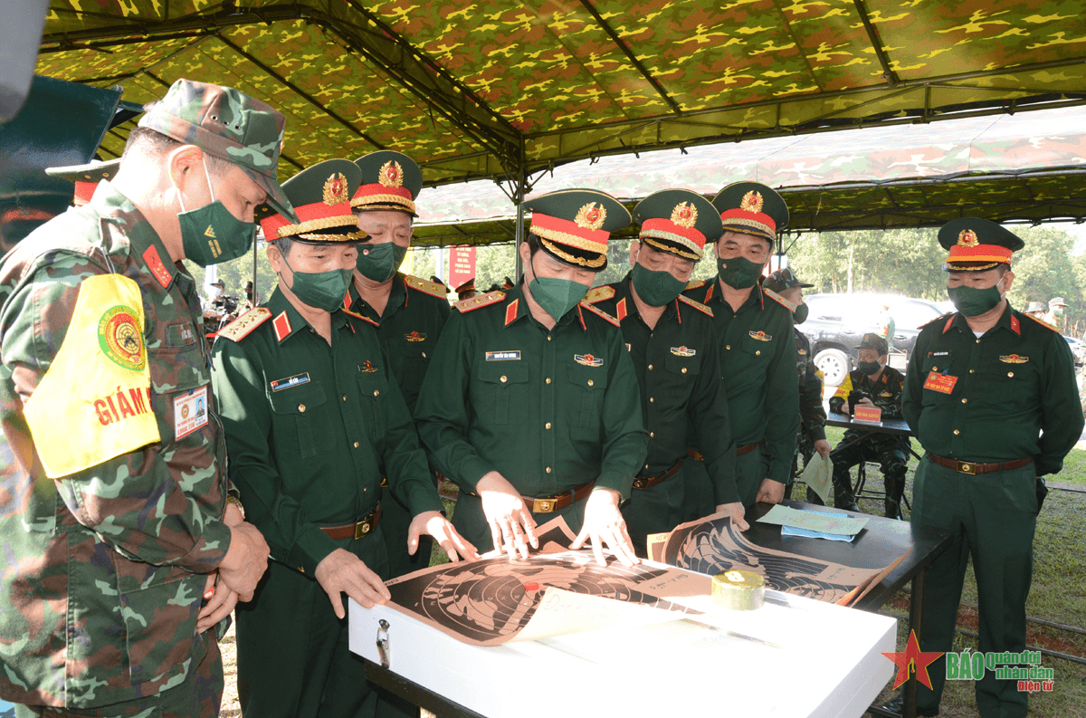 Thượng tướng Nguyễn Tân Cương dự khai mạc hội thi xạ thủ bắn tỉa toàn quân