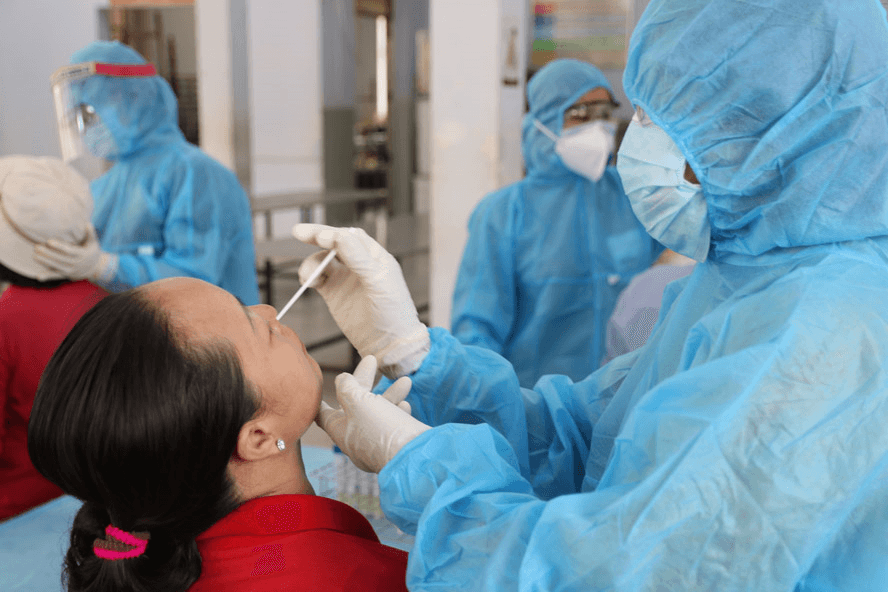 Ca nhiễm Covid tối 4-4: Thêm 48.717 F0; cả nước có 42 ca tử vong