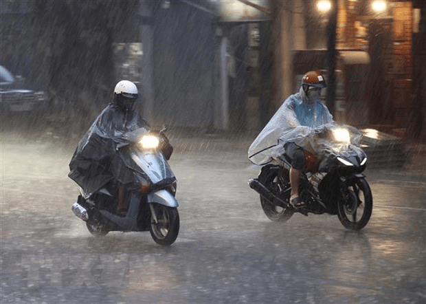 Khu vực Tây Nguyên và Nam Bộ chiều tối và đêm có mưa rào và dông