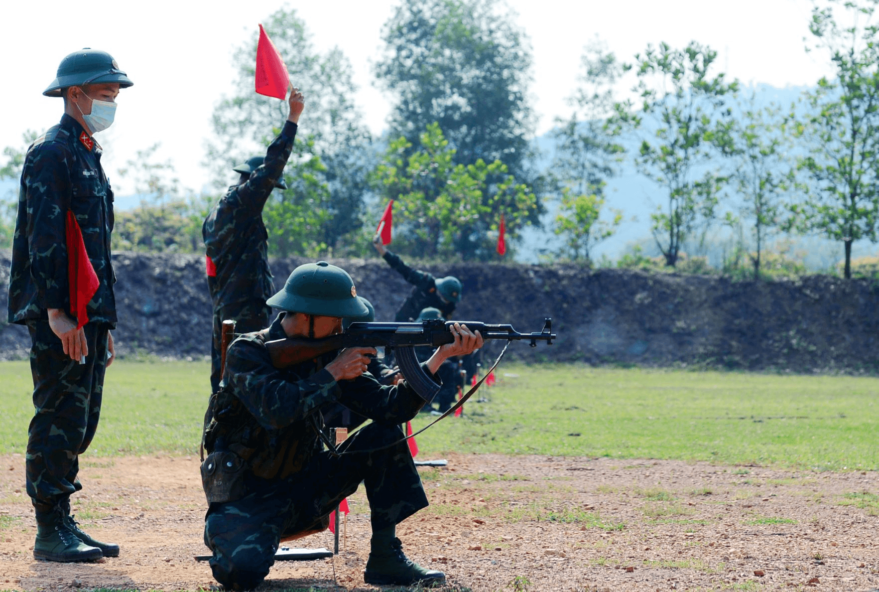 Chắc tay súng ở Đoàn Hoài Ân