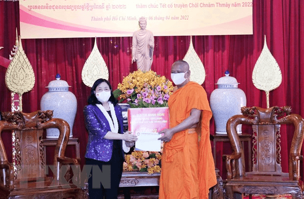 Trưởng ban Dân vận Trung ương chúc Tết cổ truyền đồng bào Khmer tại TP Hồ Chí Minh
