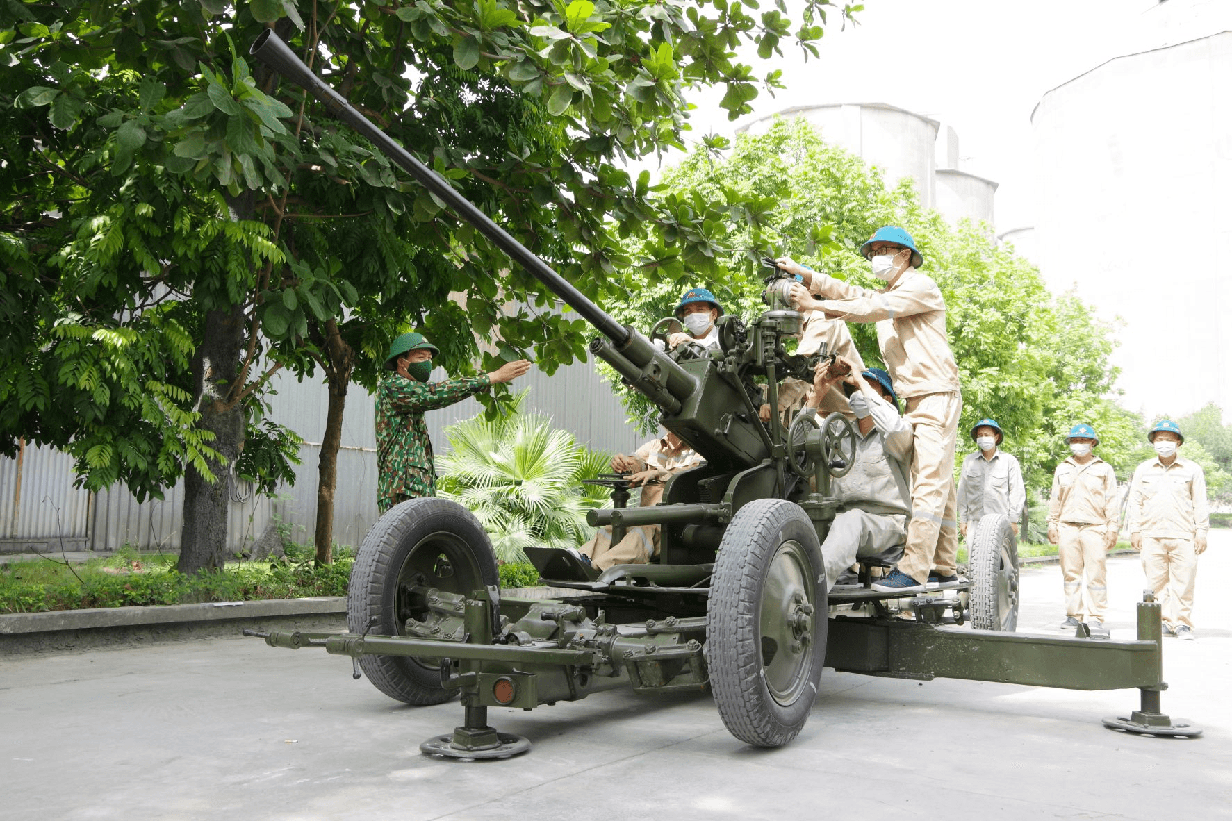 Nỗ lực xây dựng đơn vị vững mạnh toàn diện