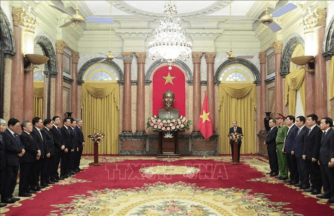Chủ tịch nước Nguyễn Xuân Phúc trao Quyết định bổ nhiệm Phó Chánh án Tòa án Nhân dân tối cao