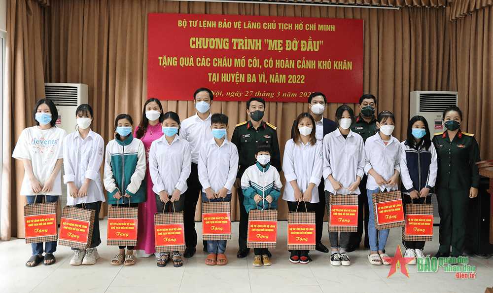Chung tay thắp ước mơ cho em