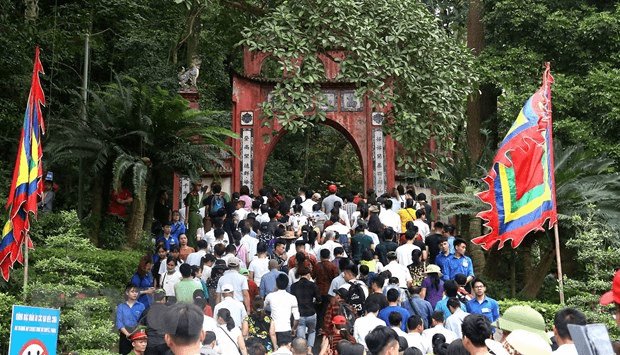 Đi hội Đền Hùng nay nhớ hội Đền Hùng xưa